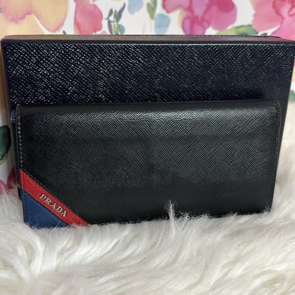 💯Authentic Prada Long Wallet🍀 - Picture 10 of 14
